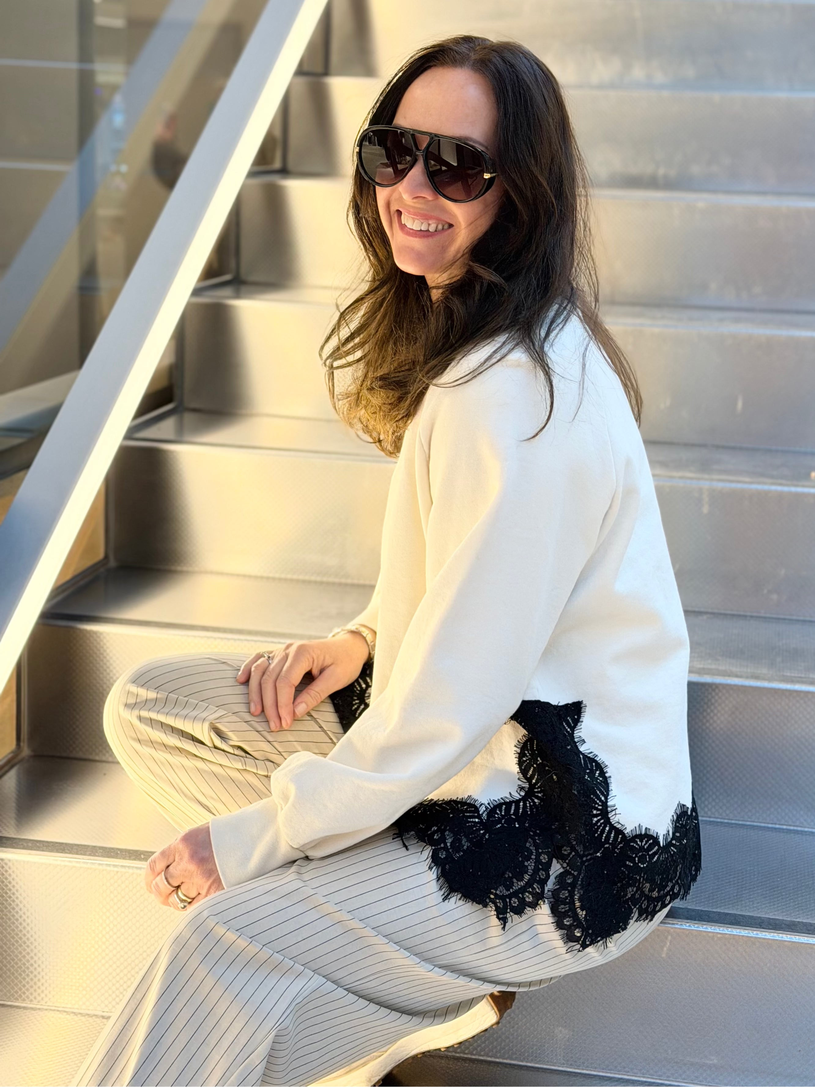 Blondekant sweatshirt fra Black Colour – Evy