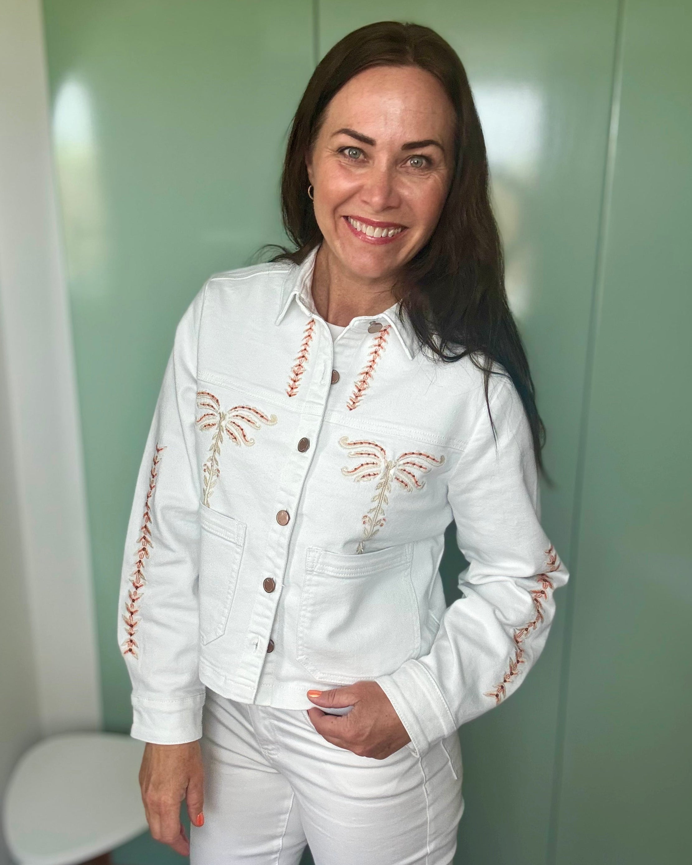 Hvit jakke med print fra Cream