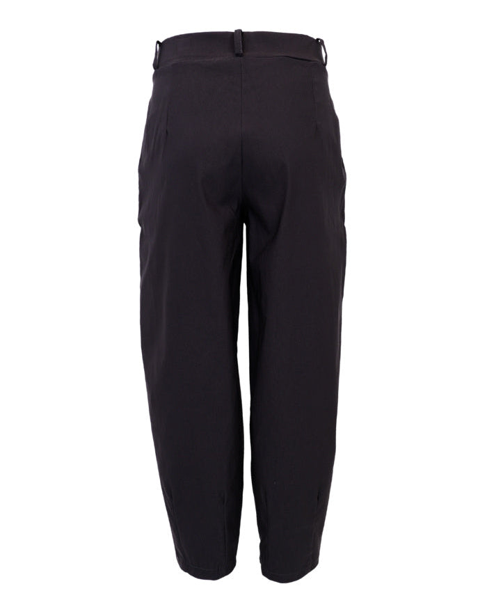 Barrel bukse dame i sort – Black Colour, sett bakfra | Kleslykke