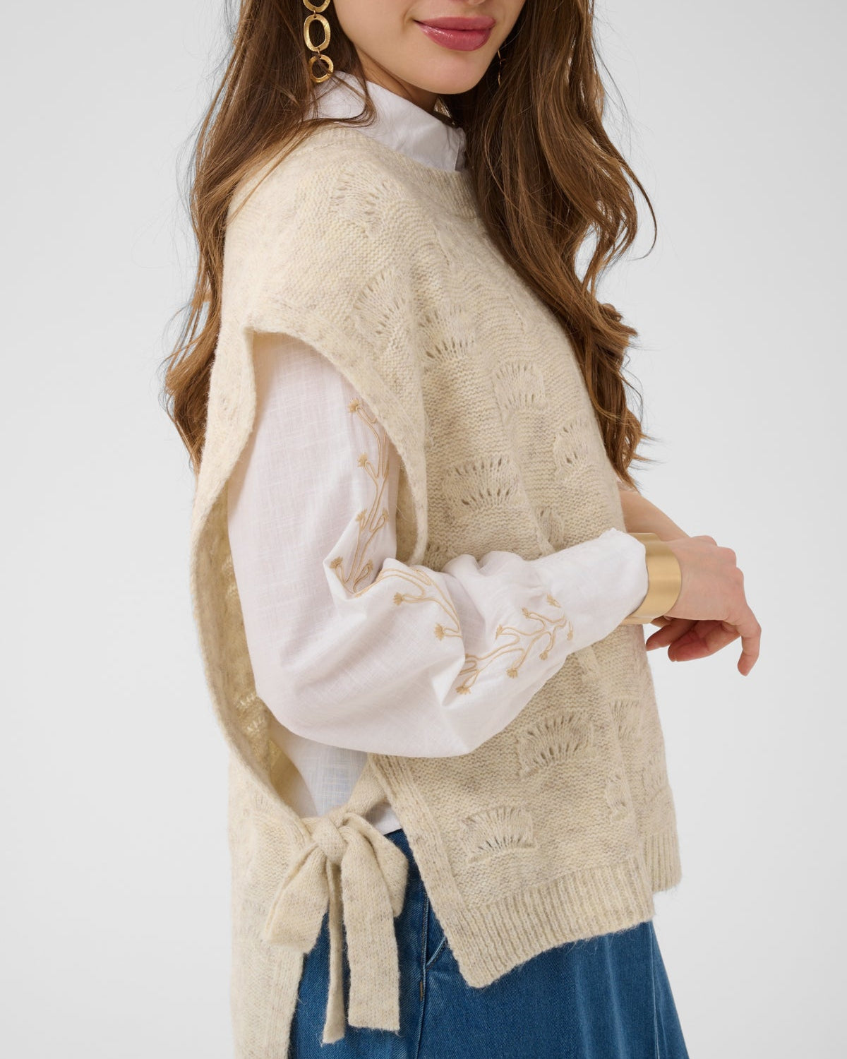 CRHaggie vest dame fra Cream stylet over skjorte