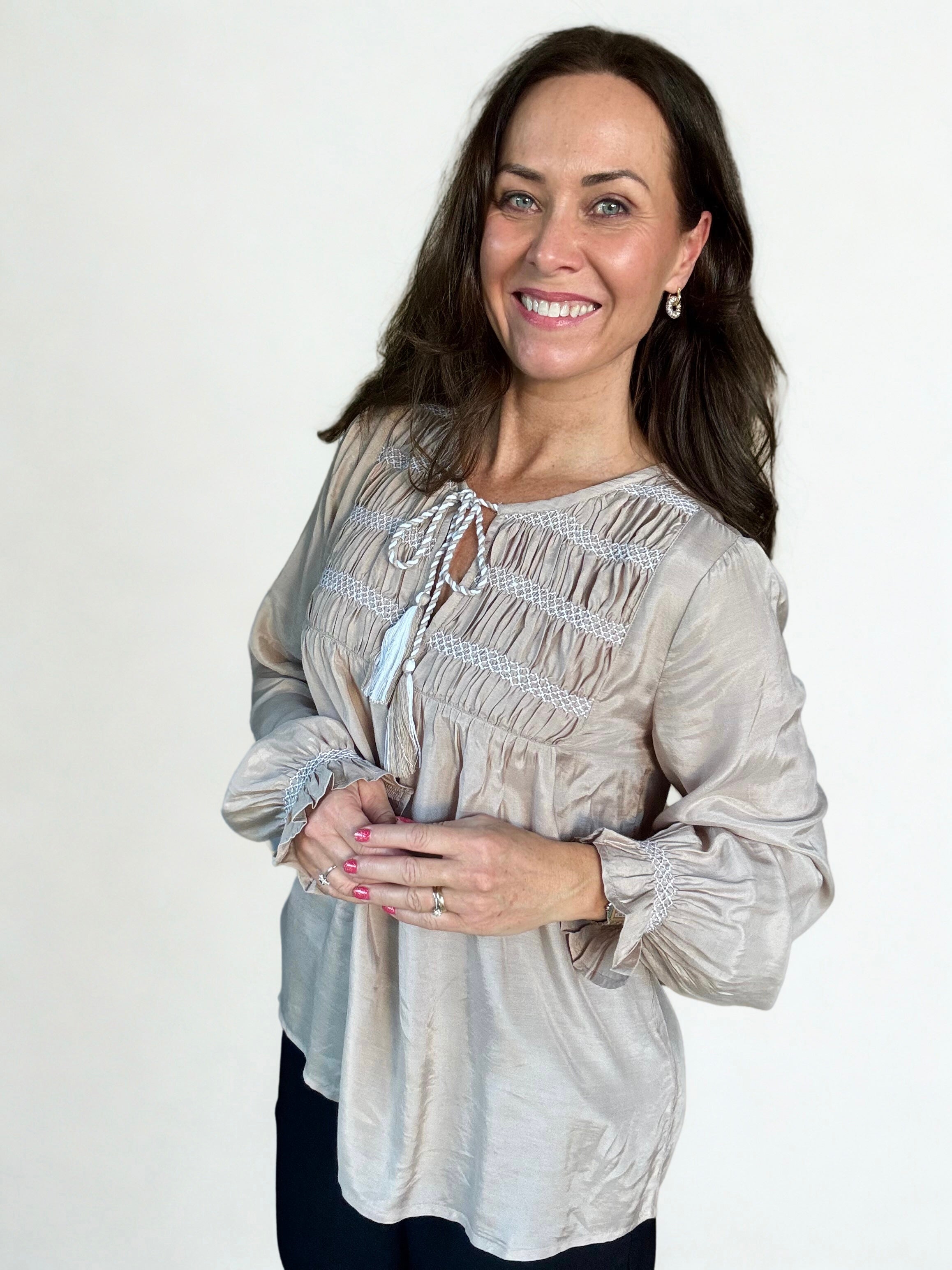 Bluser dame fra Kleslykke - utvalg av bluser i bomull og lin fra Cream og Black Colour