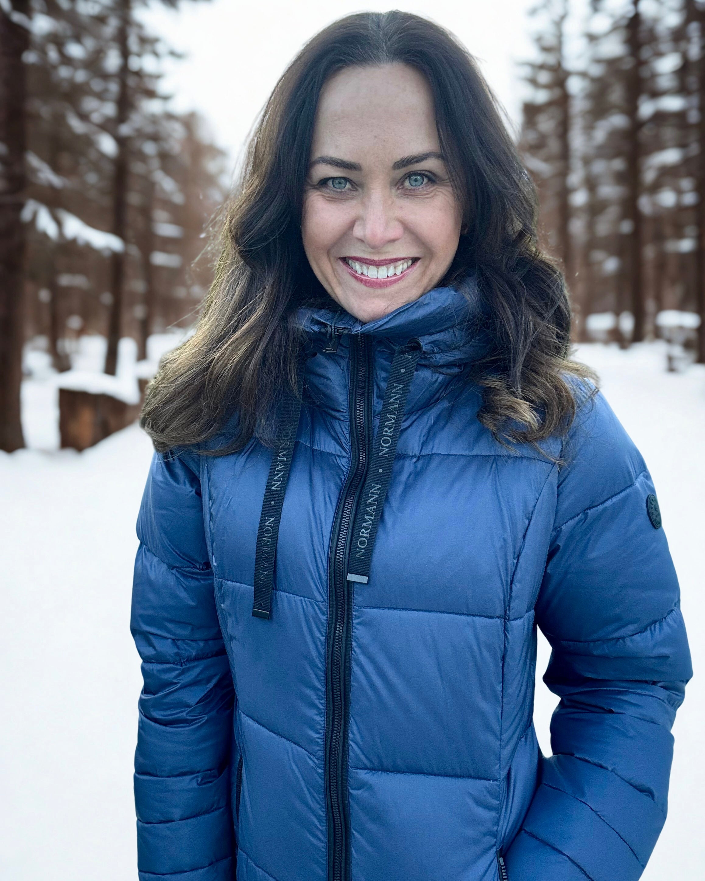 Dunjakke med hette - BLÅ - fra Normann