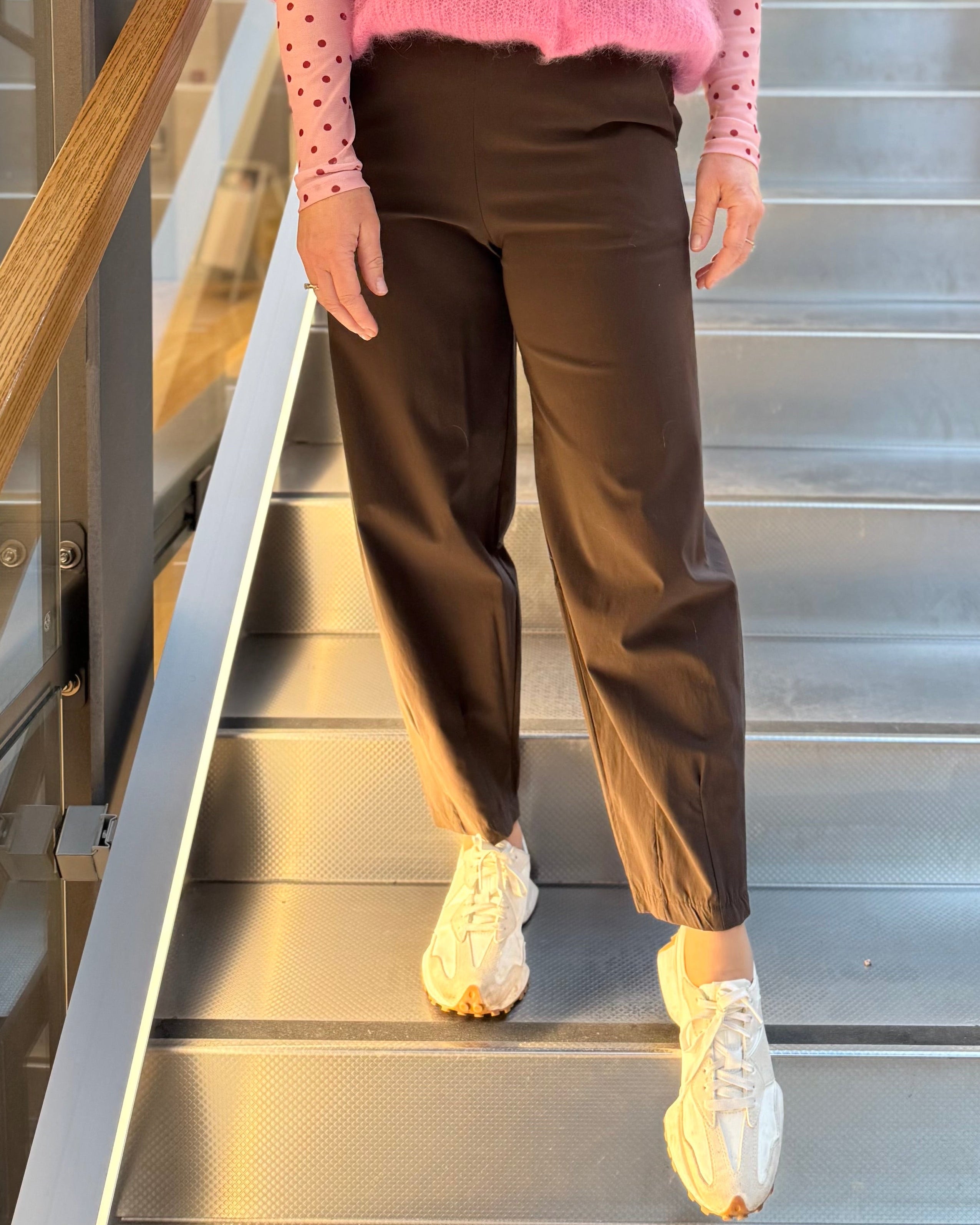 BCBeate Barrel Pant - Coffee