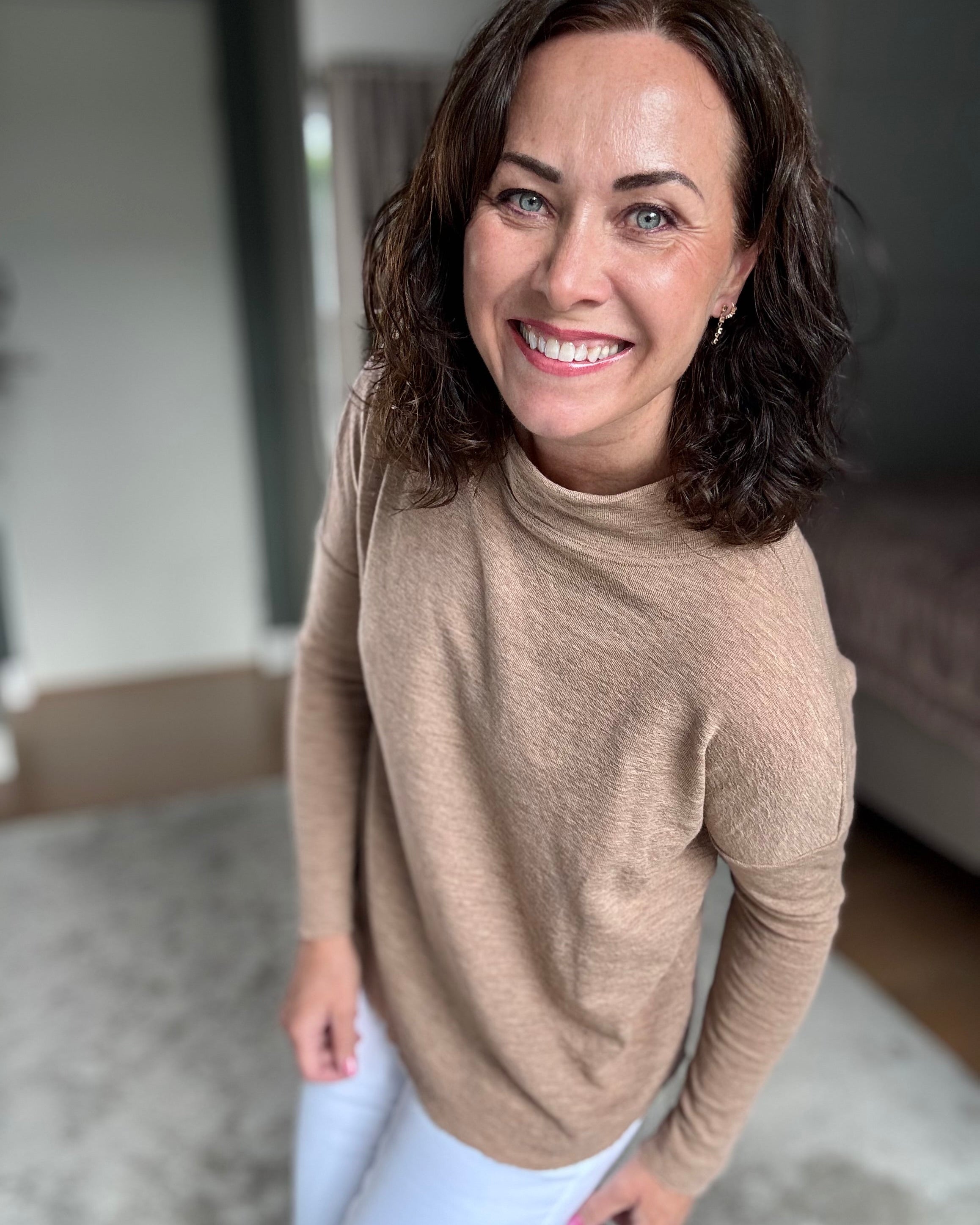 By Basics Rampegenser 4025 dame beige oversized høyhalsgenser i merinoull – Kleslykke