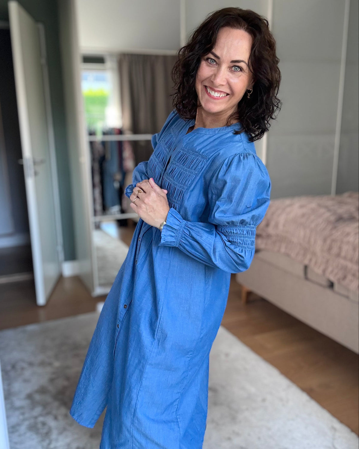 Denimblå midi-kjole dame fra Cream – Kami | Kleslykke