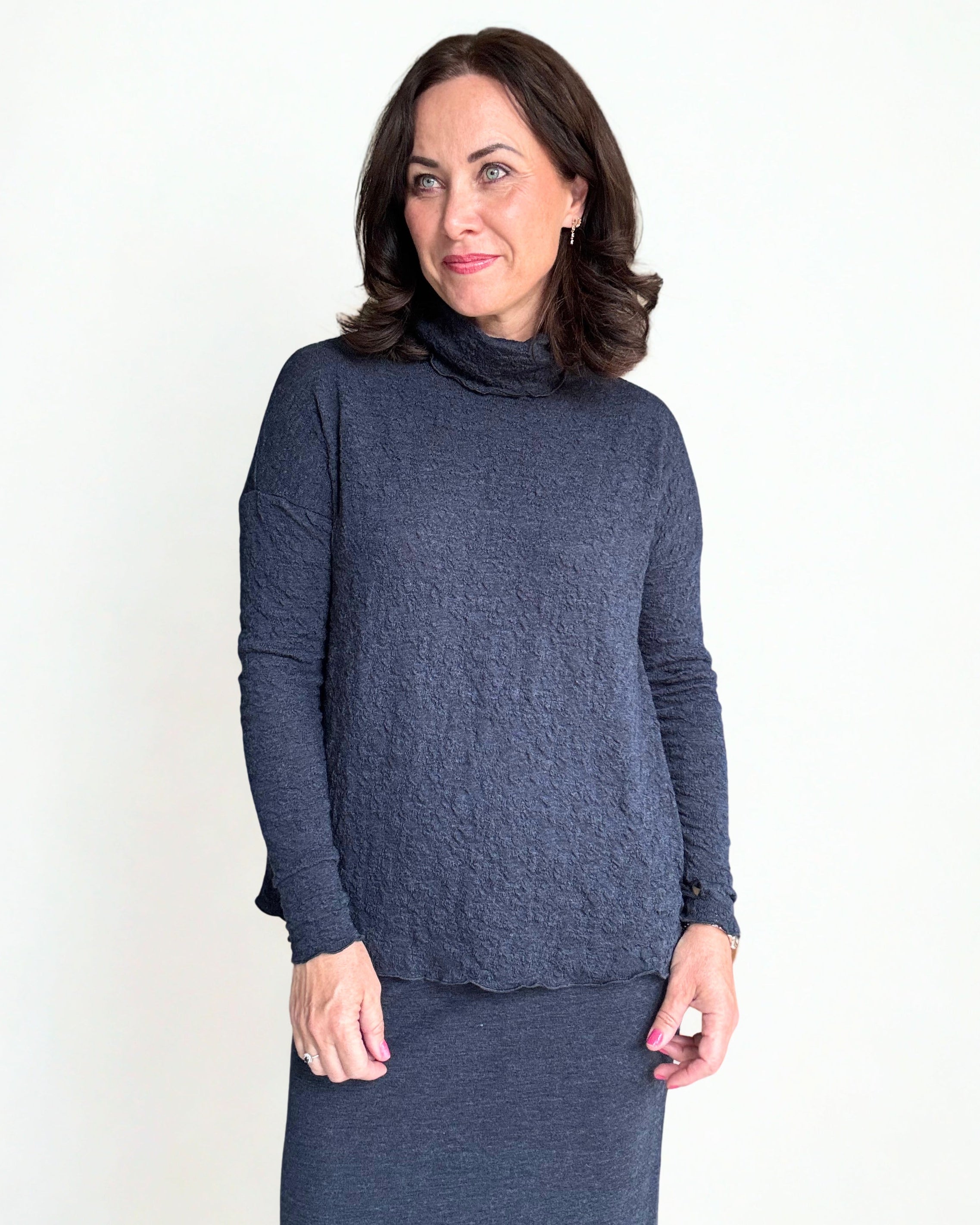 By Basics Ullgenser Dame — Bobleull (Bubble Wool) med Rullekrage — 4501 Shirt Wide